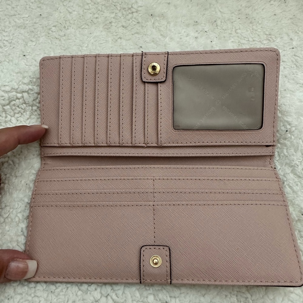 Michael kors wallet